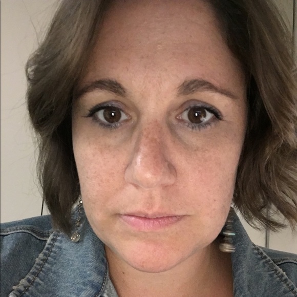 Meet your Posher, Lisa - Picture 1 of 1